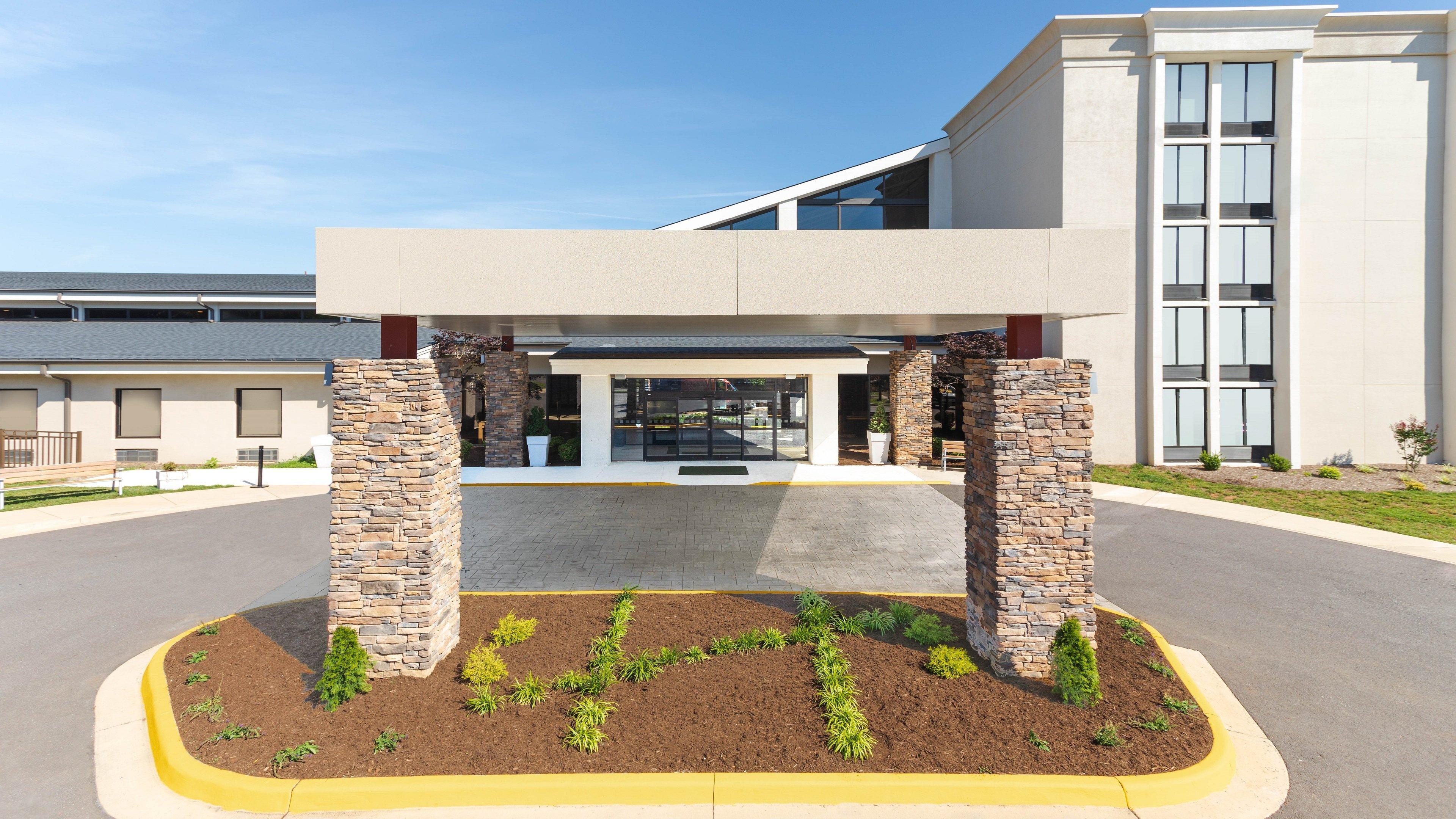 Holiday Inn Roanoke Airport - Conference Ctr By Ihg Bagian luar foto