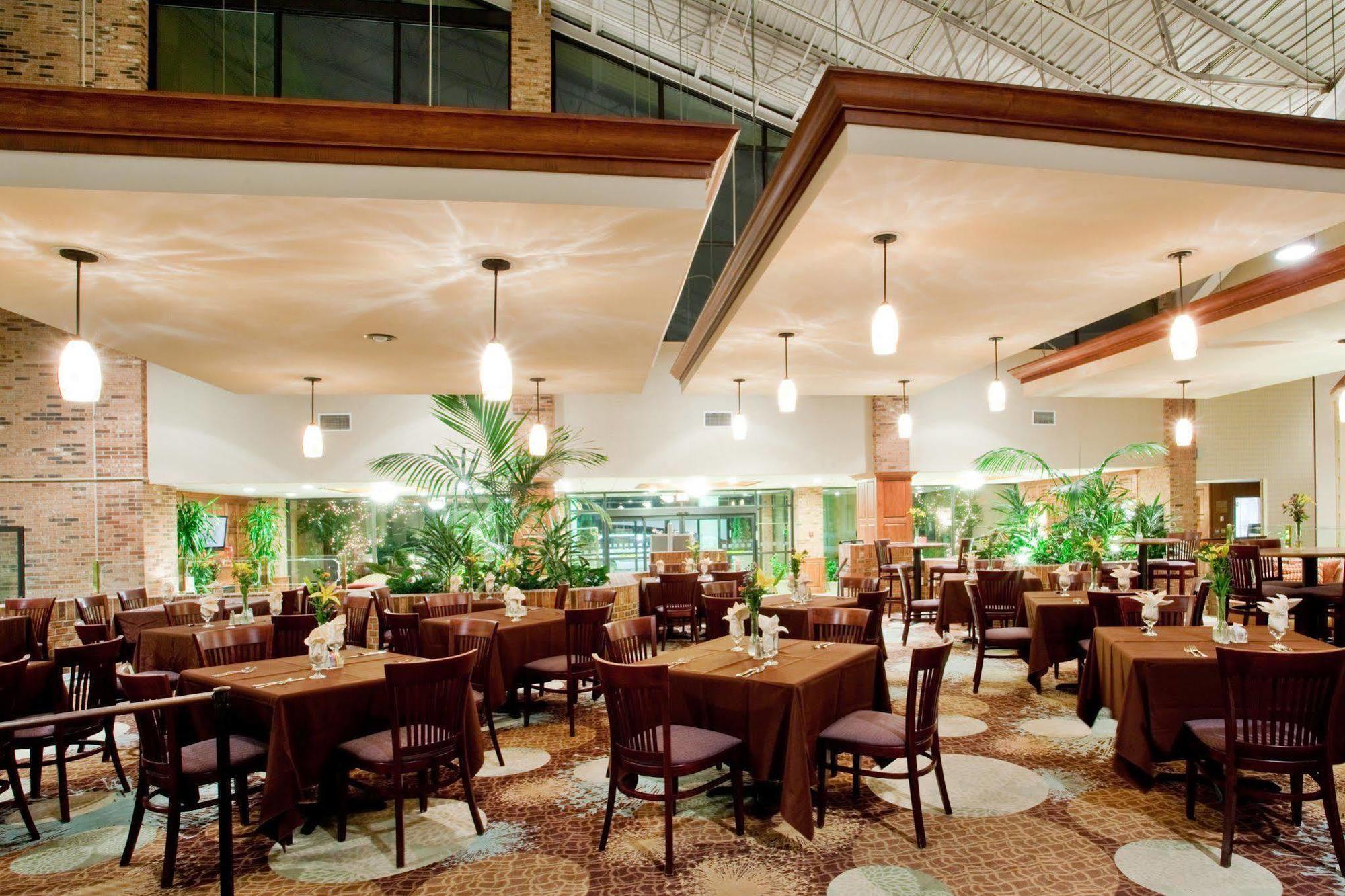 Holiday Inn Roanoke Airport - Conference Ctr By Ihg Bagian luar foto