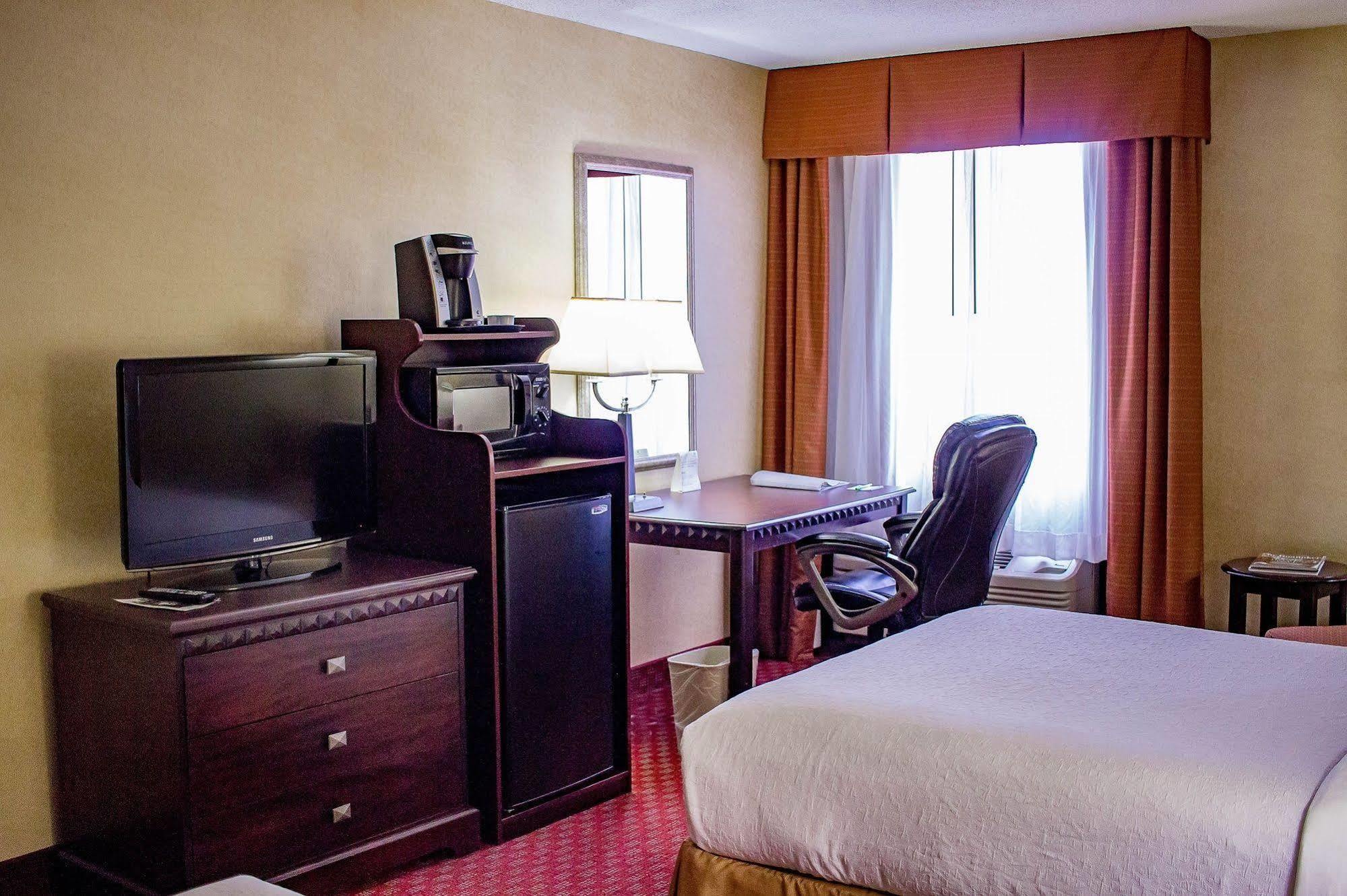 Holiday Inn Roanoke Airport - Conference Ctr By Ihg Bagian luar foto
